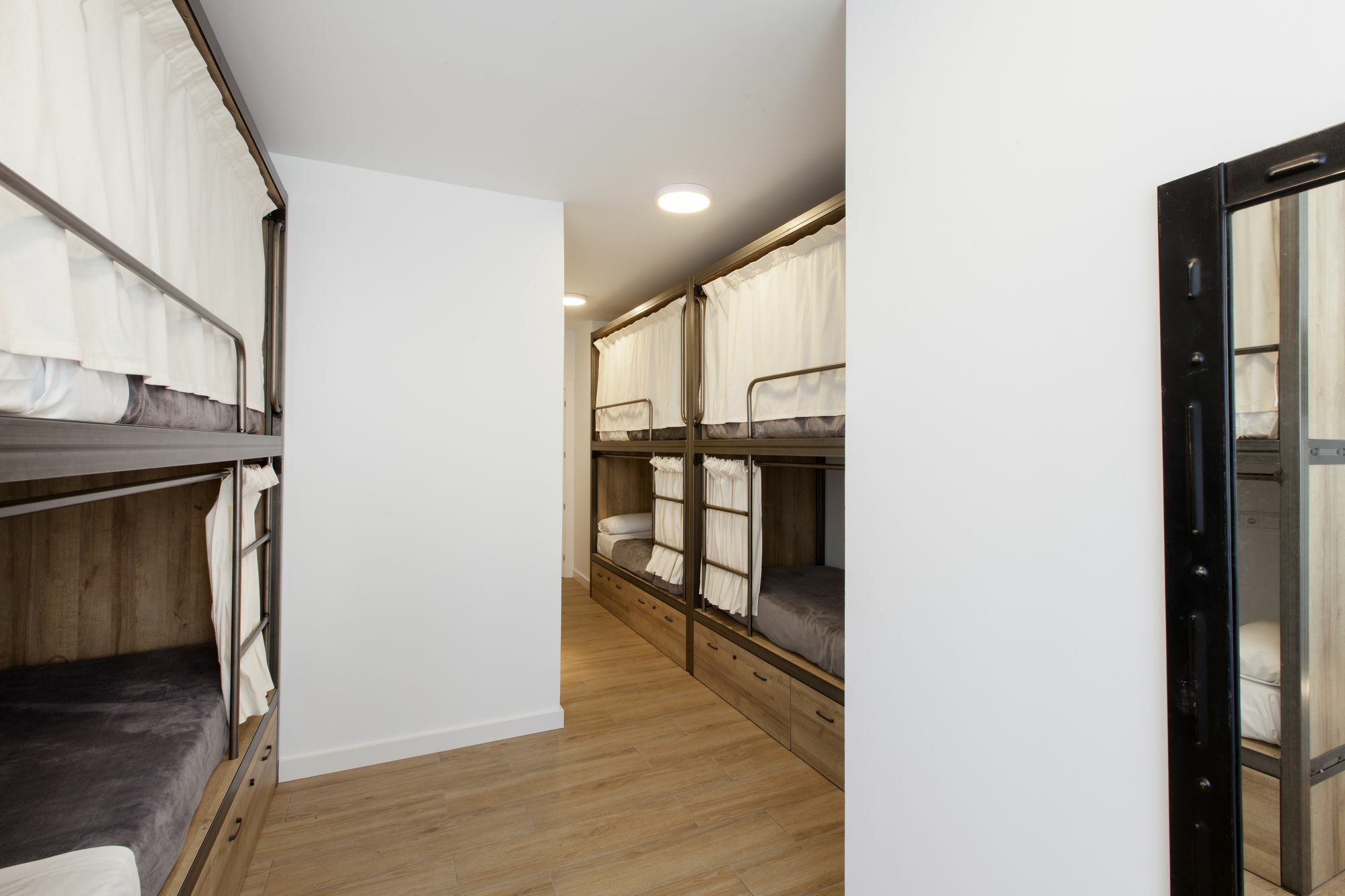 Winederful Hostel & Cafe Logrono Exterior photo