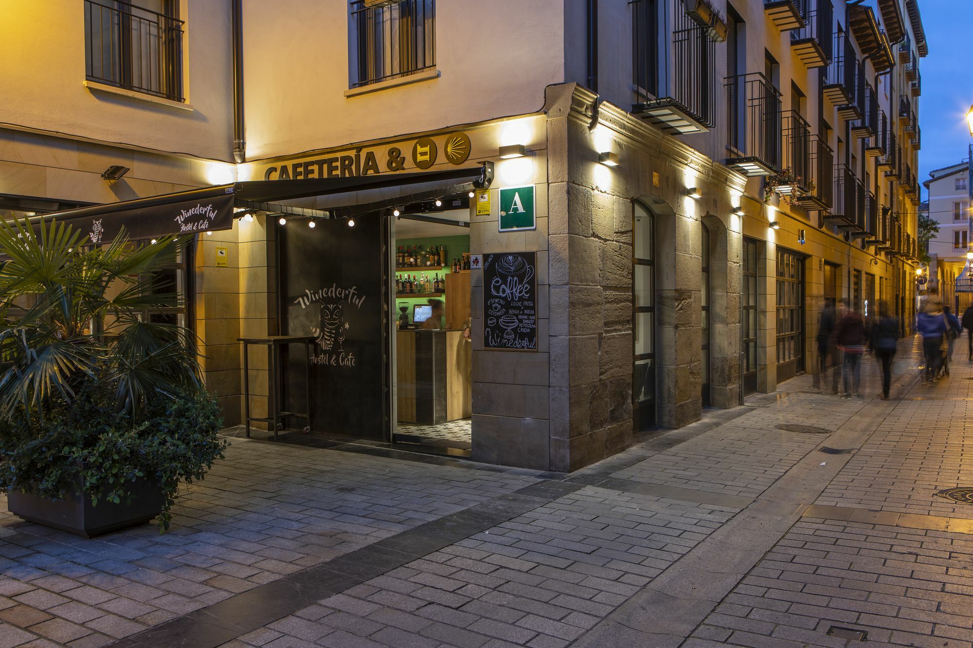 Winederful Hostel & Cafe Logrono Exterior photo